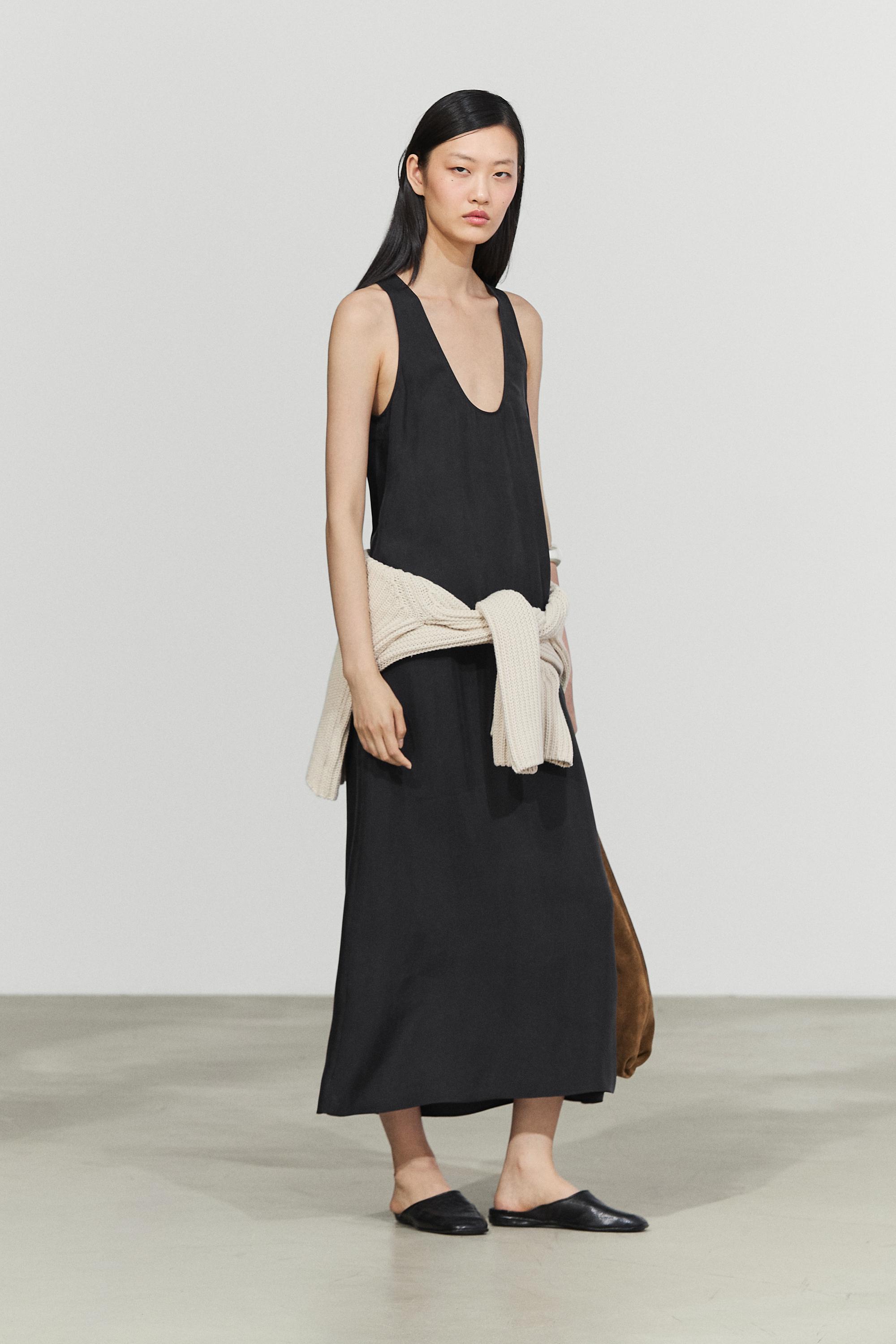 Flowing midi dress with round neckline